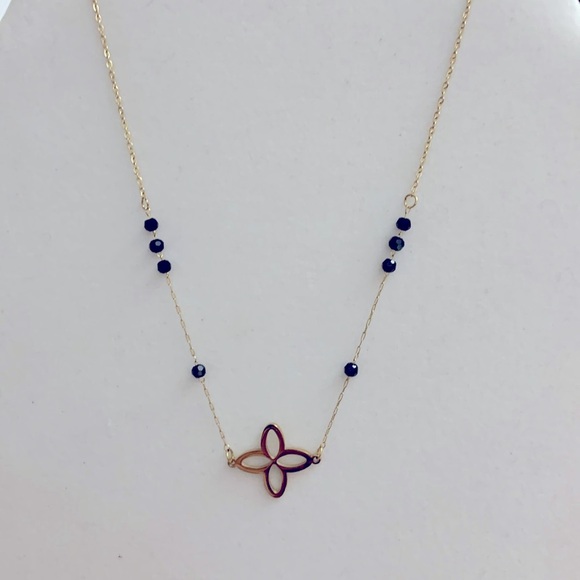 Gold Plated Necklace with Floral Detail and Black Beads. - Picture 2 of 5